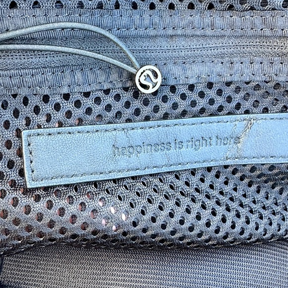 Lululemon athletica Hot Mesh  Tote Black - Picture 6 of 8